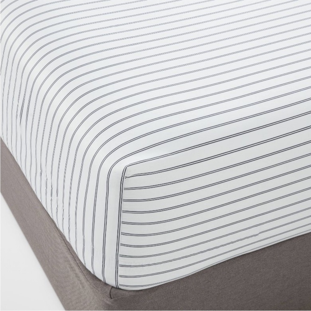 NEW Threshold 400 Thread Count Performance Fitted Sheet Navy Stripe